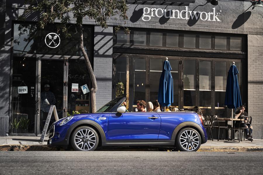  Mini Cooper S Cabrio (F57) 2018 года  (WW) (фото 33 из 222)